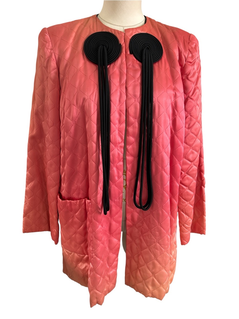 40’s Textron quilted satin tassel lounge jacket peachy, pink size M/L